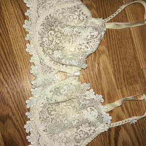VINTAGE lace bra